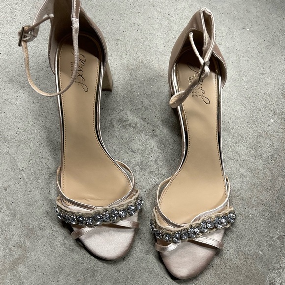 Jewel Badgley Mischka Giona Embellished Evening Champagne Satin Heel Size 9 - Picture 3 of 12